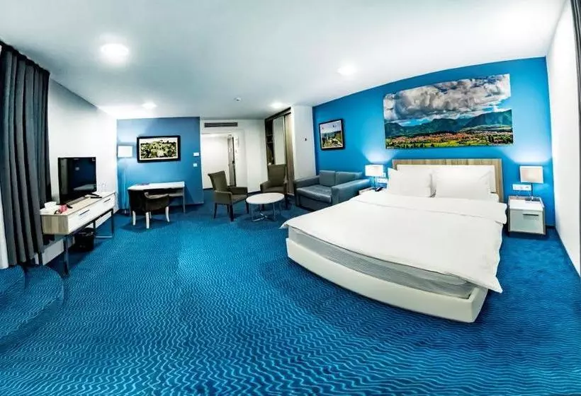 Central Hotel, Fitness And Spa