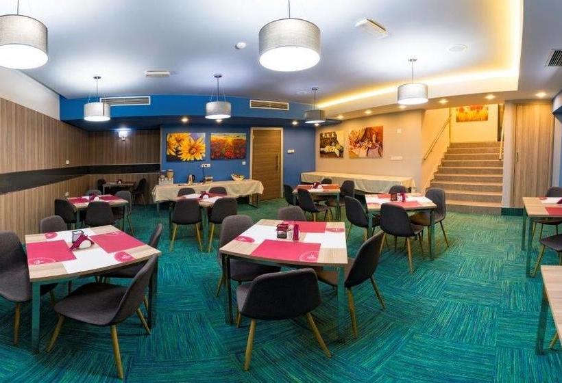 Central Hotel, Fitness And Spa