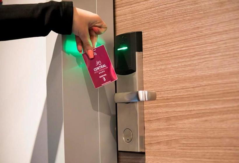 Central Hotel, Fitness And Spa