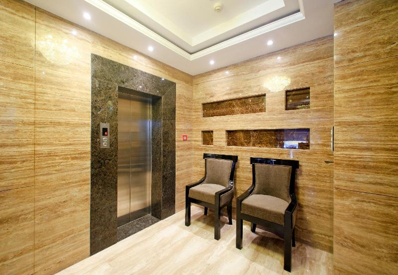 בית מלון כפרי Capital O 8565  Golden Palace