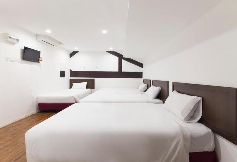 Отель Charlies Boutique