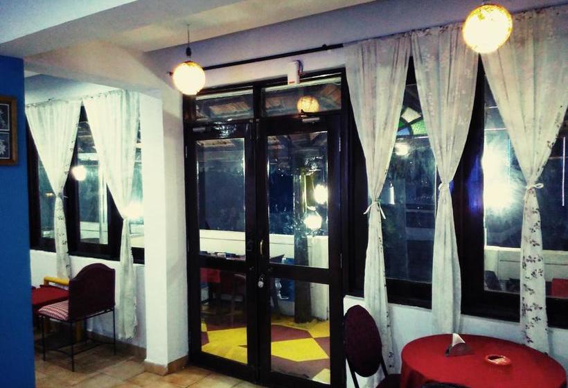 A Date With Me Boutique Hotel Bar @ Restaurant