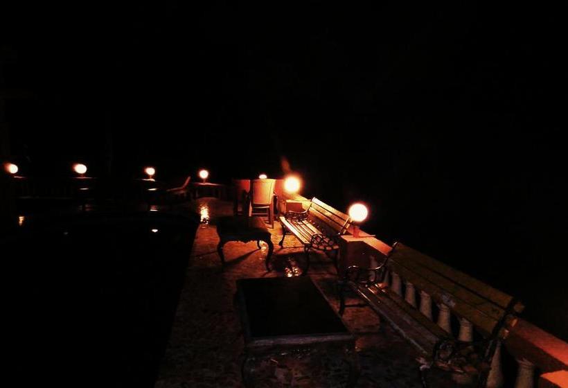 A Date With Me Boutique Hotel Bar @ Restaurant