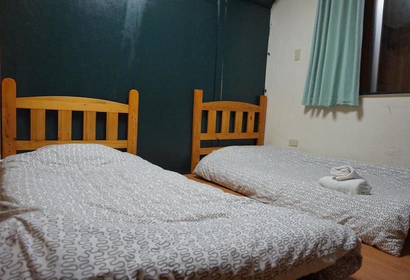 הוסטל Next Tainment Naha