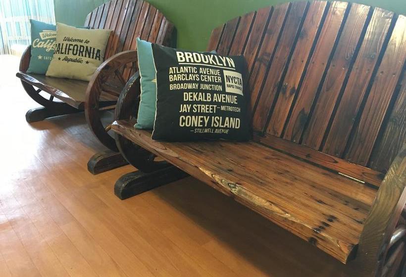 הוסטל Next Tainment Naha