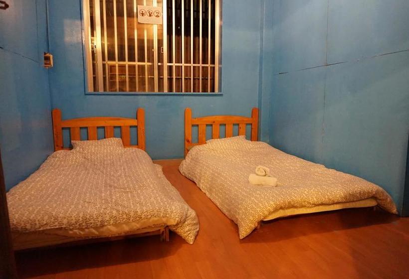 הוסטל Next Tainment Naha