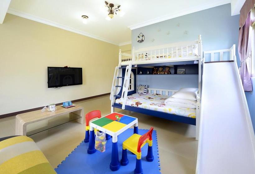 تختخواب و صبحانه Love Fun House