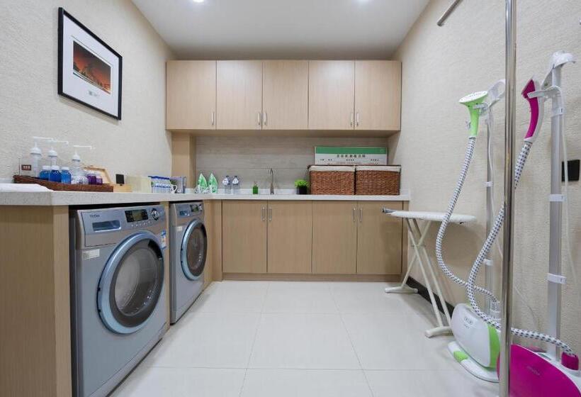 Atour Hotel Qinhuangdao Xiangxi Sea