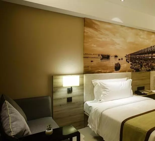 Atour Hotel Qinhuangdao Xiangxi Sea