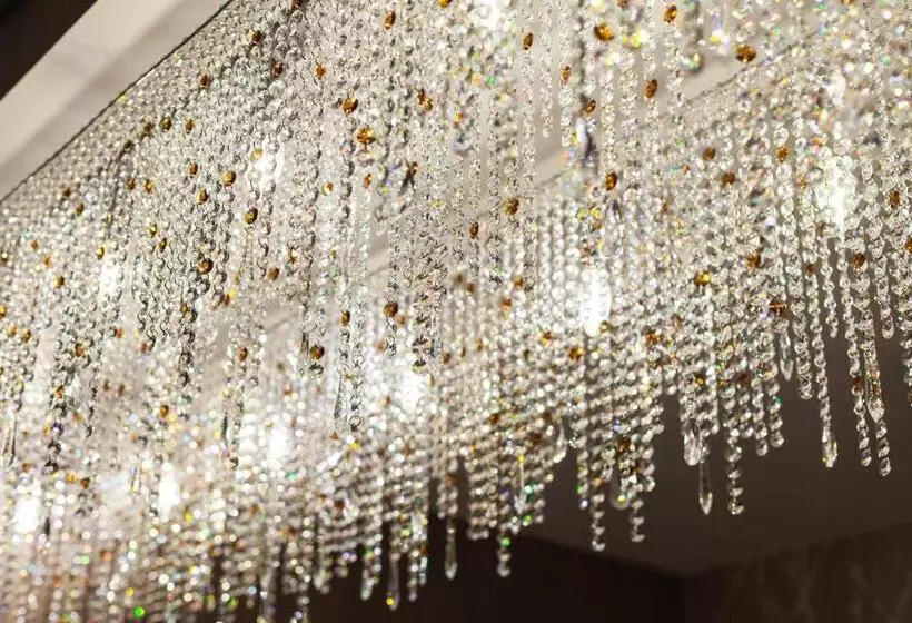 هتل Crystal