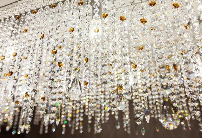 Hotelli Crystal