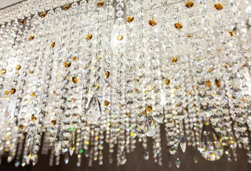 هتل Crystal