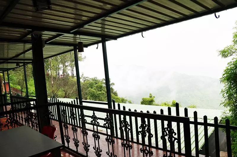 ホテル Rainforest Restaurant & Villas