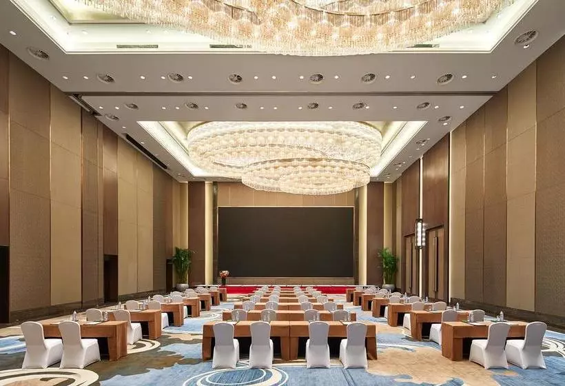 ホテル Wanda Realm Resort Harbin Songbei