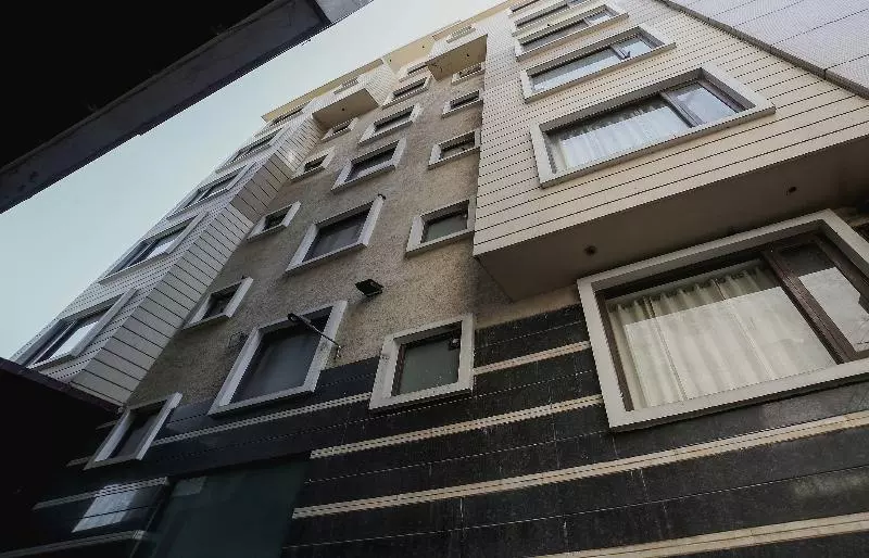 هتل Super Townhouse Hollywood Heights