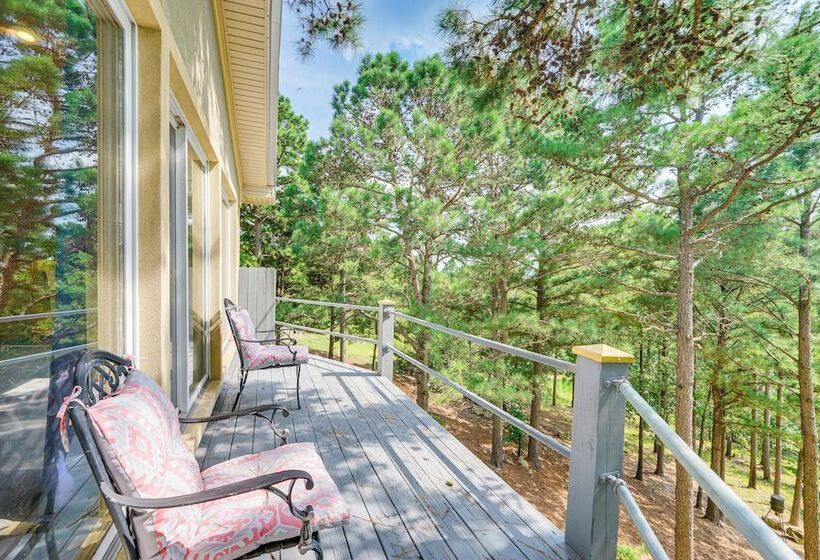 Broken Bow Escape W/ Mountain Views & Pool Access!