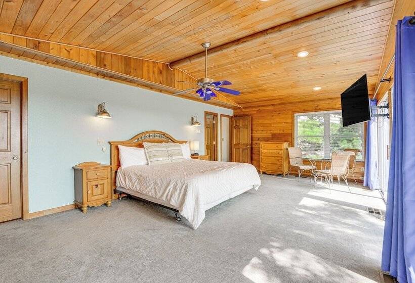 Broken Bow Escape W/ Mountain Views & Pool Access!
