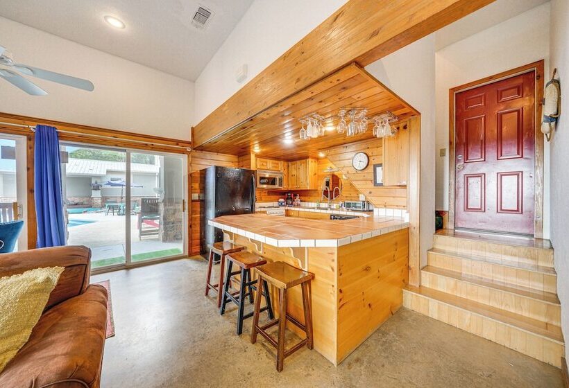 Broken Bow Escape W/ Mountain Views & Pool Access!