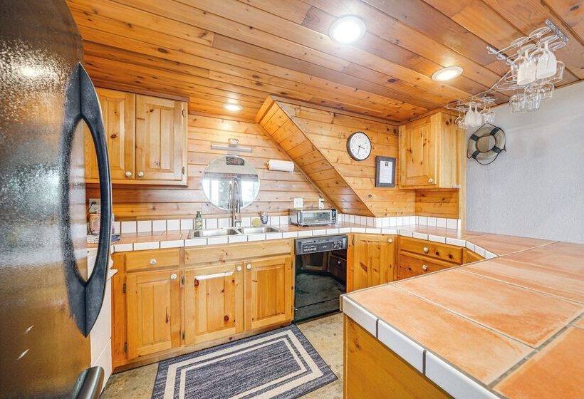 Broken Bow Escape W/ Mountain Views & Pool Access!