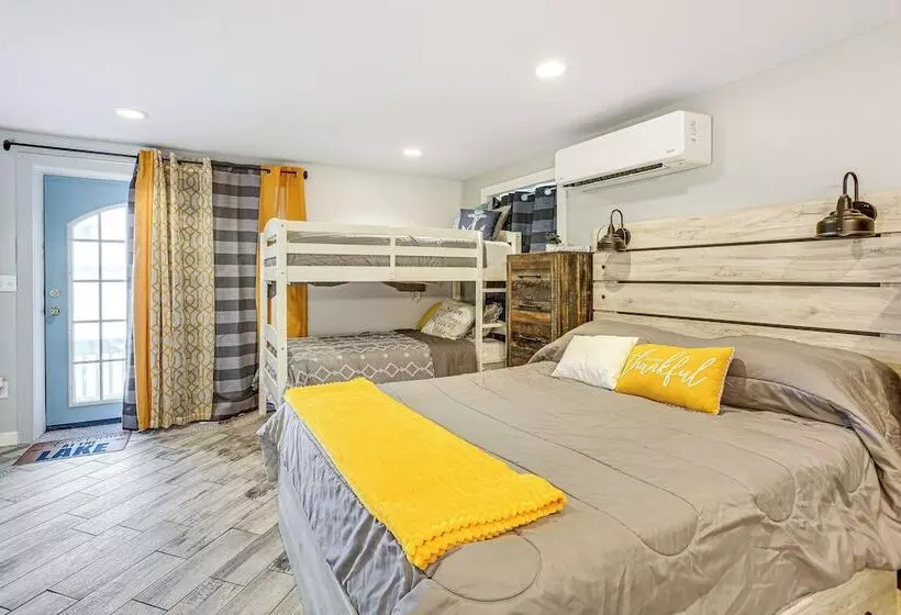 Charming Bear Lake Cottage W/ Dock & Paddleboards!