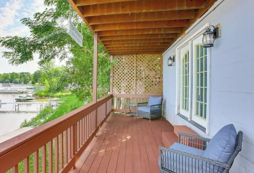 Charming Bear Lake Cottage W/ Dock & Paddleboards!