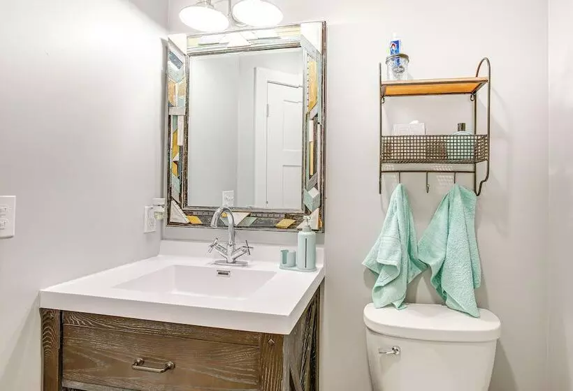 Charming Bear Lake Cottage W/ Dock & Paddleboards!