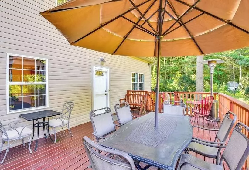 Coloma Retreat W/ Fire Pit, Walk To Beaches!