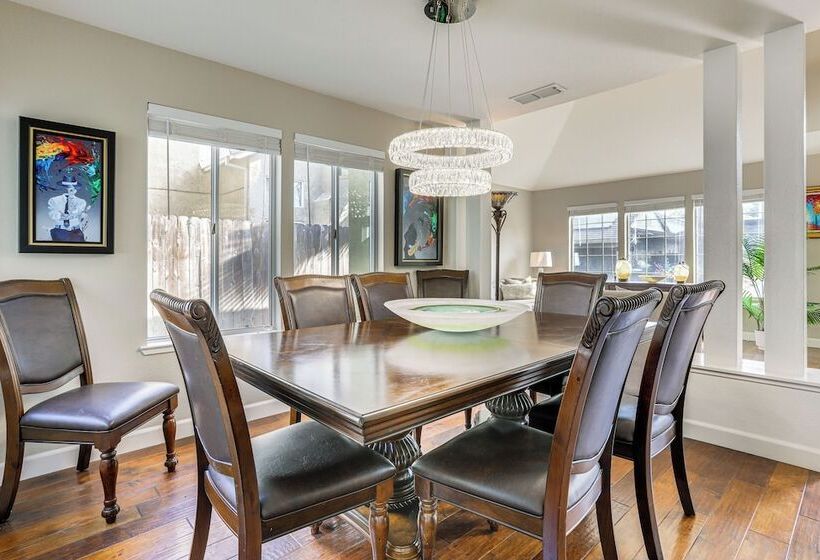 Elegant Antelope Home W/ Pool, Spa & Sauna!