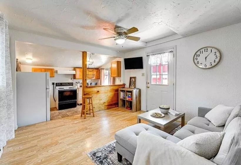 Grants Pass Cottage ~ 8 Mi To Rogue River!