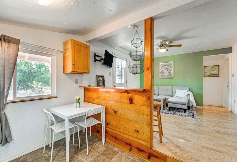 Grants Pass Cottage ~ 8 Mi To Rogue River!