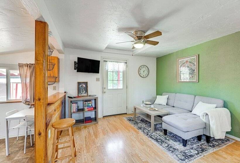 Grants Pass Cottage ~ 8 Mi To Rogue River!