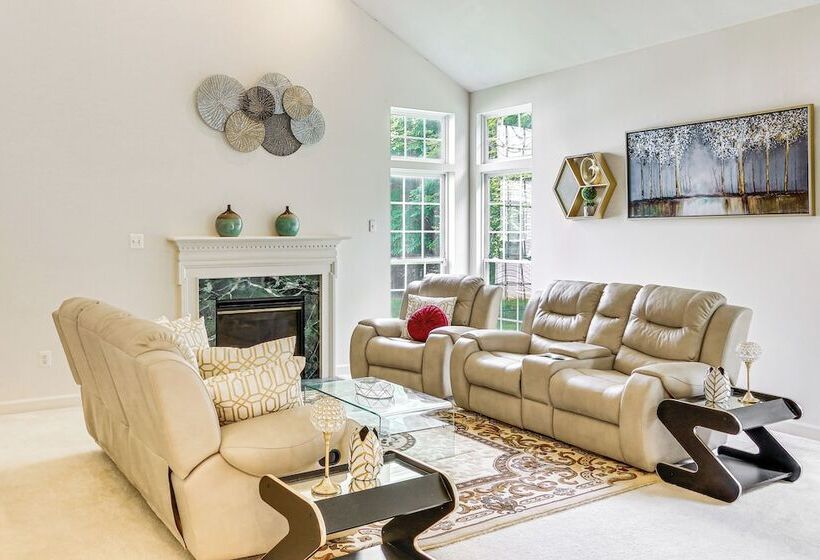 Huge Hagerstown Home W/ Deck ~ 4 Mi To Downtown!