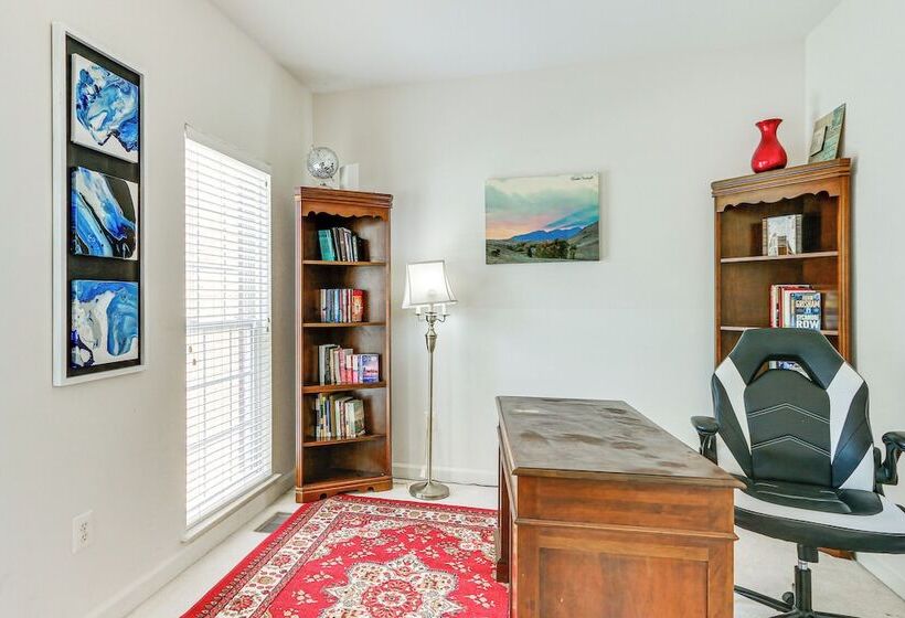 Huge Hagerstown Home W/ Deck ~ 4 Mi To Downtown!