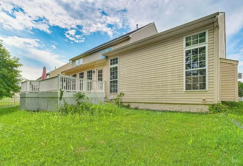 Huge Hagerstown Home W/ Deck ~ 4 Mi To Downtown!