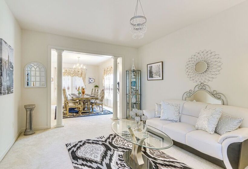 Huge Hagerstown Home W/ Deck ~ 4 Mi To Downtown!