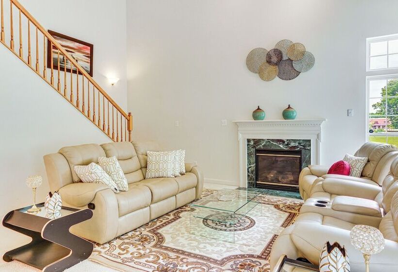 Huge Hagerstown Home W/ Deck ~ 4 Mi To Downtown!