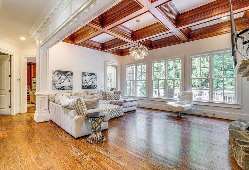 Luxe Atlanta Home ~ 12 Mi To Downtown!