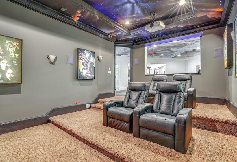 Luxe Atlanta Home ~ 12 Mi To Downtown!