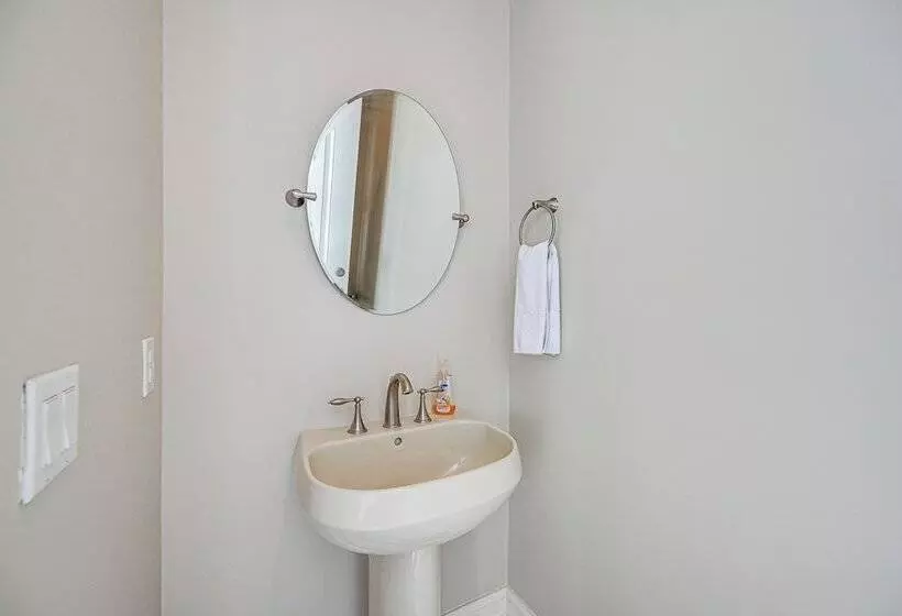 Luxe Bonita Springs Home < 2 Mi To Beach!