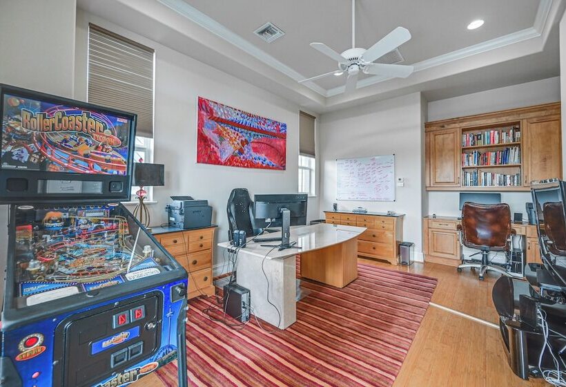 Luxe Bonita Springs Home < 2 Mi To Beach!