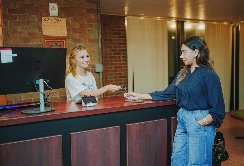 Motel Falls View Inn