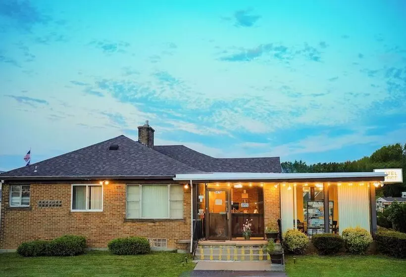 Motelli Falls View Inn