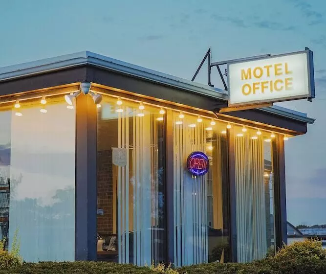 Motelli Falls View Inn