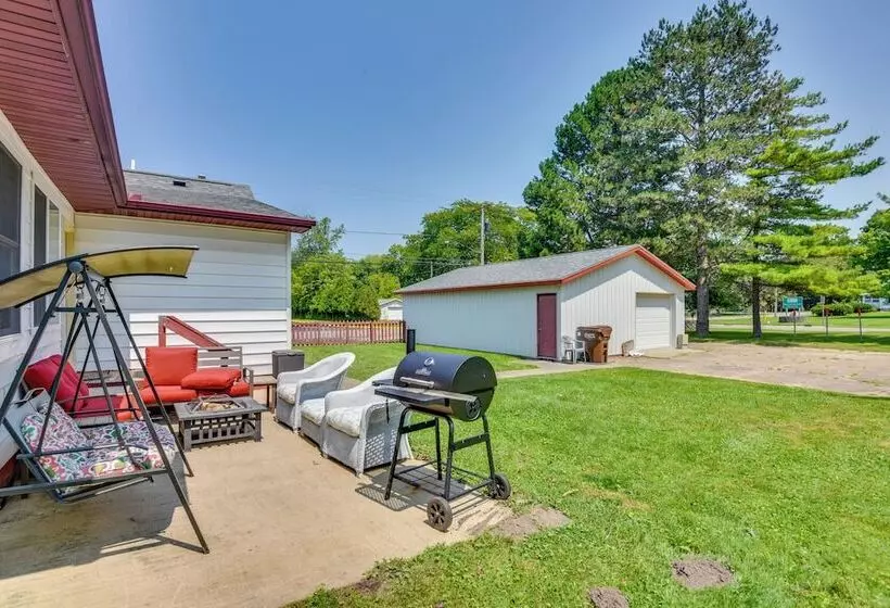 3 Mi To Lake Michigan Access: Sawyer Home W/ Patio