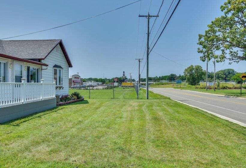 3 Mi To Lake Michigan Access: Sawyer Home W/ Patio