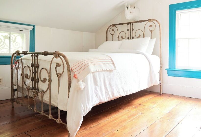 Ulster County Farmhouse Near Waterfalls & Winery!