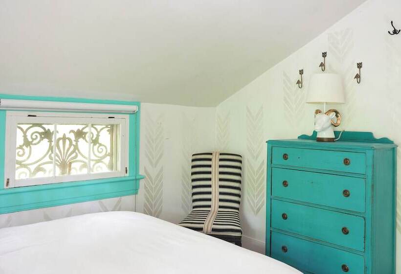 Ulster County Farmhouse Near Waterfalls & Winery!