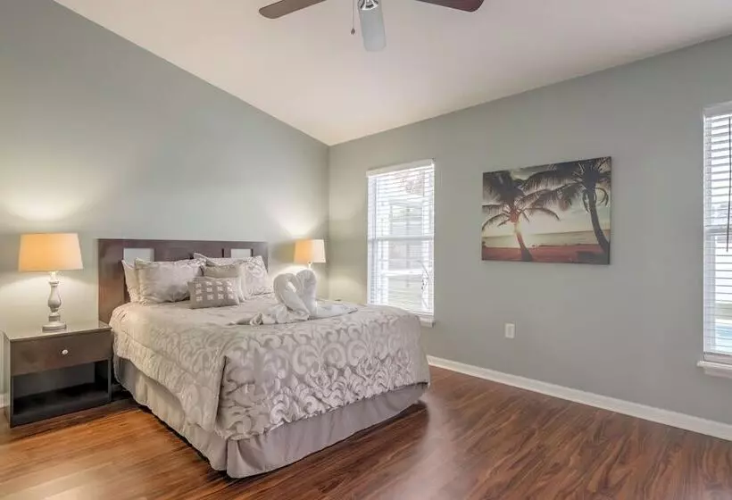 Amanda S Cozy Clear Creek Vacation Home