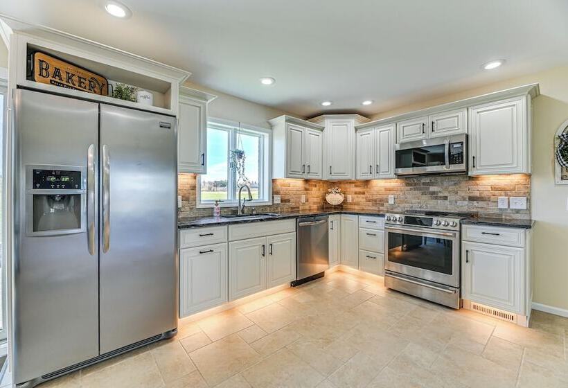 Awesome Geneva Home W/ Patio Near Seneca Lake!