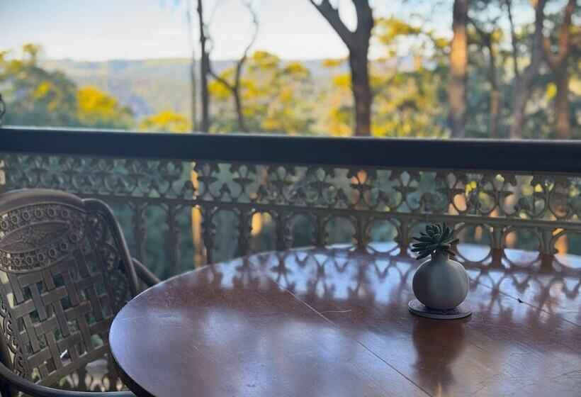 Bed and Breakfast Heaven In The Hills Retreat